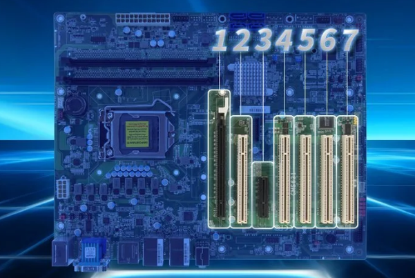 FUN88壁挂式工控机扩展插槽.png FUN88壁挂式工控机扩展插槽.png