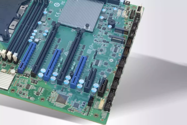 FUN884U工控机主板插槽.png FUN884U工控机主板插槽.png