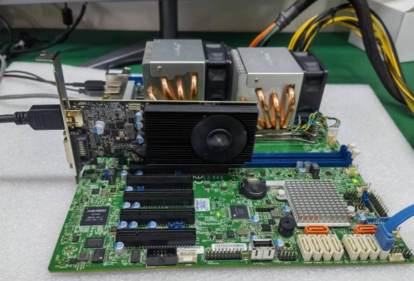 FUN884U上架式工控机测试.png FUN884U上架式工控机测试.png